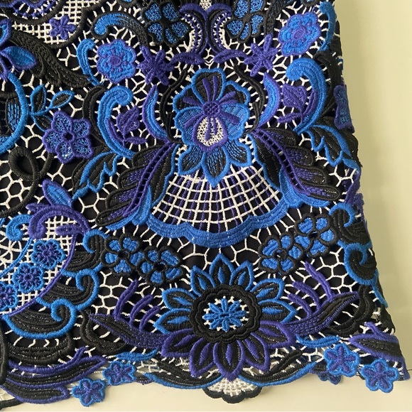 Alice + Olivia Maxie Blouse Off-the-Shoulder Guipure Lace Top Size Medium - Picture 9 of 10